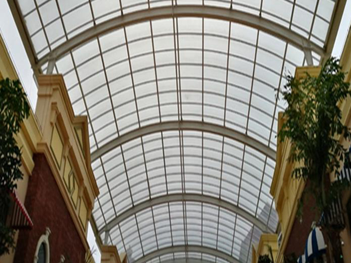 沙河屋面网架顶棚吊装方案